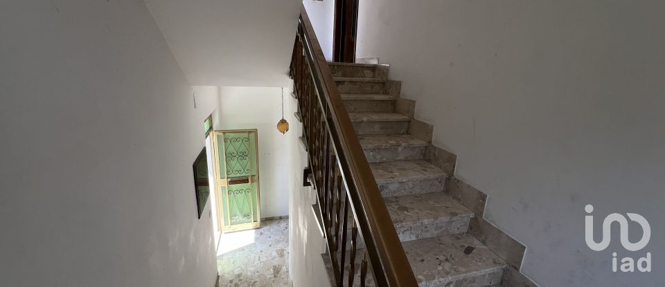 Casa 10 locali di 300 m² in Monte Urano (63813)