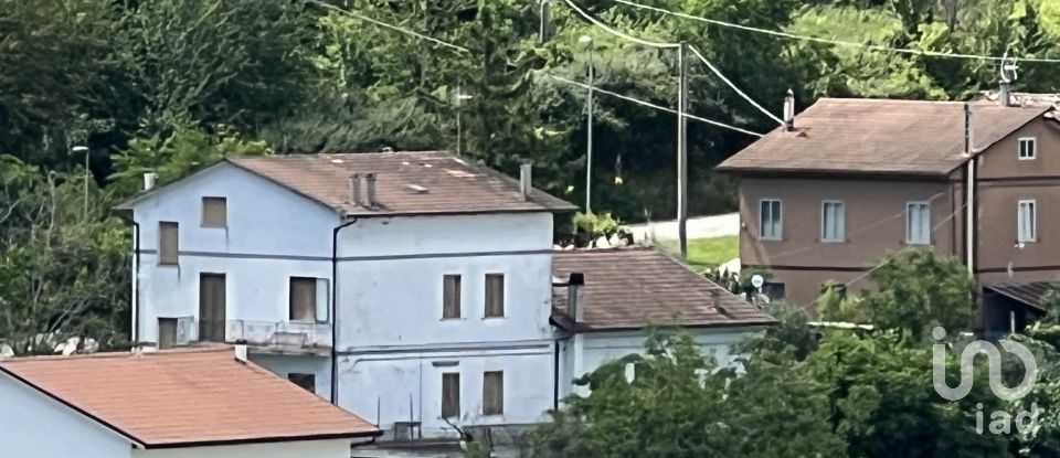 Casa 10 locali di 300 m² in Monte Urano (63813)