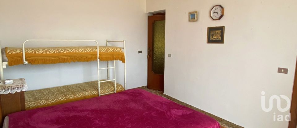 Four-room apartment of 80 m² in Guardia Sanframondi (82034)