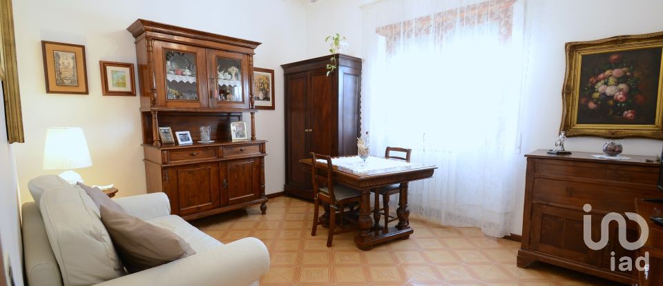 Apartment 0 rooms of 91 m² in Roma (00155)