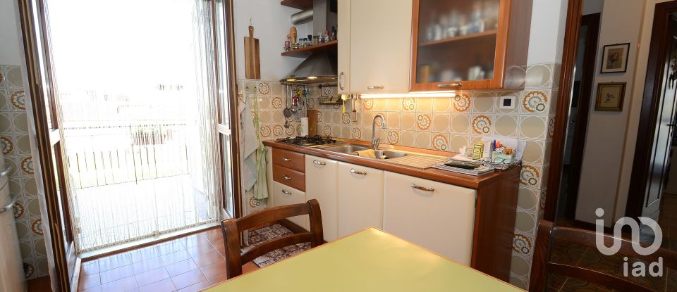 Apartment 0 rooms of 91 m² in Roma (00155)