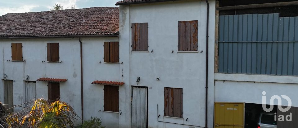 Town house 7 rooms of 340 m² in Ostellato (44020)