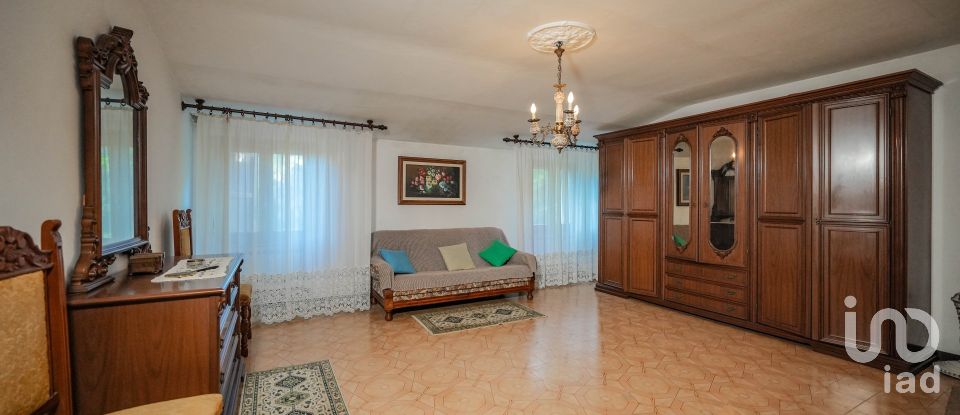 Casa indipendente 7 locali di 340 m² in Ostellato (44020)