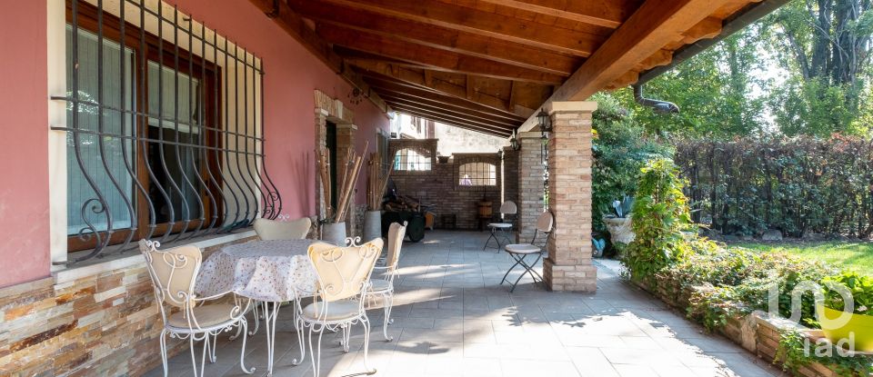 Casa 0 locali di 370 m² in Asola (46041)