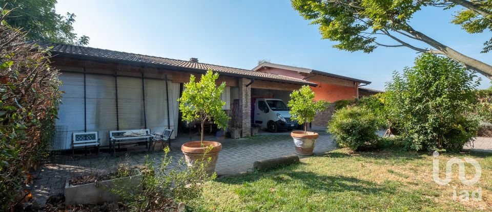 Casa 0 locali di 370 m² in Asola (46041)