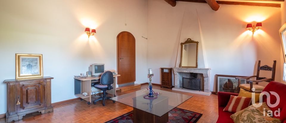 Casa 0 locali di 370 m² in Asola (46041)