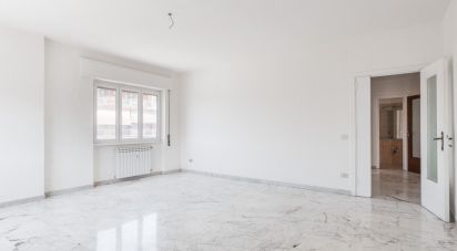 Appartamento 5 locali di 111 m² a Roma (00179)