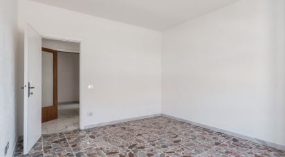 Apartment 5 rooms of 111 m² in Roma (00179)