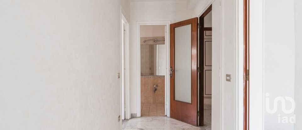 Appartamento 5 locali di 111 m² a Roma (00179)