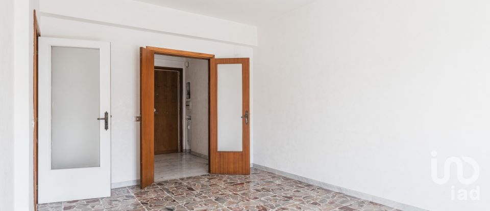 Appartamento 5 locali di 111 m² a Roma (00179)