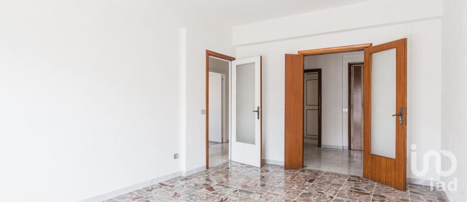 Appartamento 5 locali di 111 m² a Roma (00179)