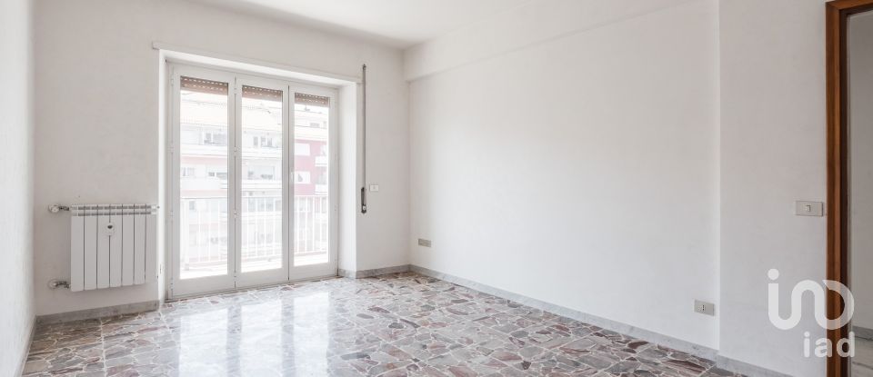 Appartamento 5 locali di 111 m² a Roma (00179)