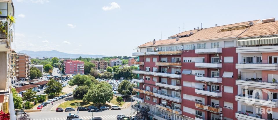 Appartamento 5 locali di 111 m² a Roma (00179)