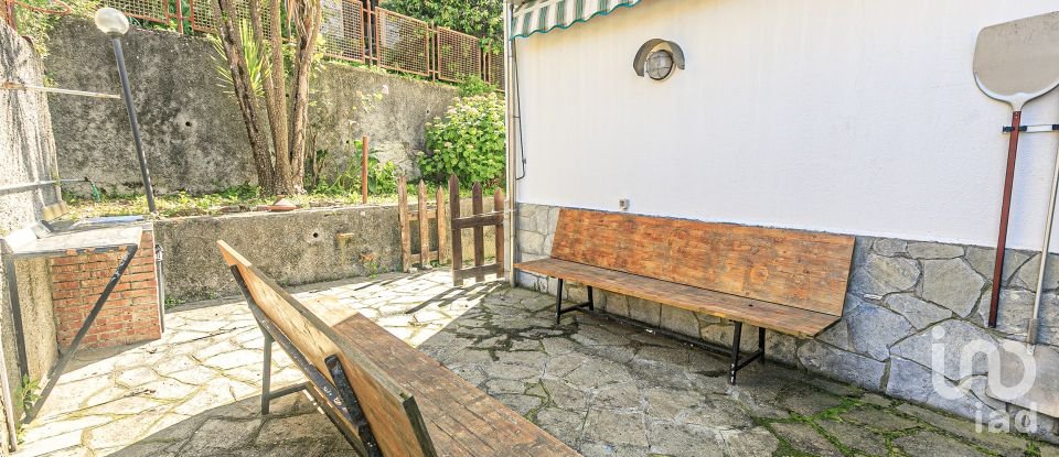 Villa Bifamiliare 7 locali di 100 m² a Campomorone (16014)