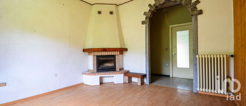 Casa 7 locali di 200 m² in Murialdo (17013)