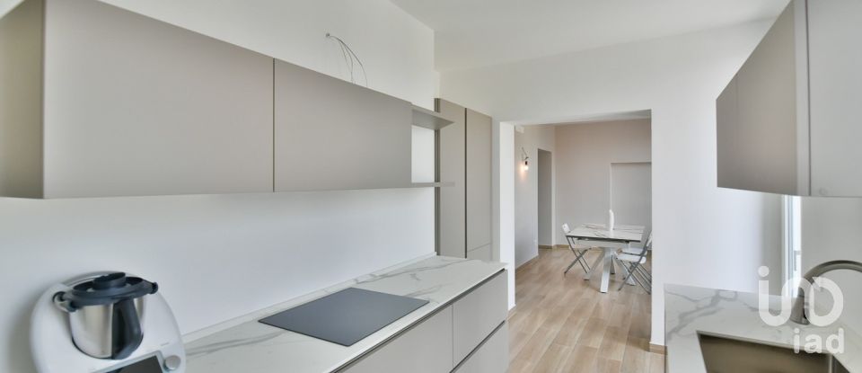 Three-room apartment of 95 m² in Seveso (20822)