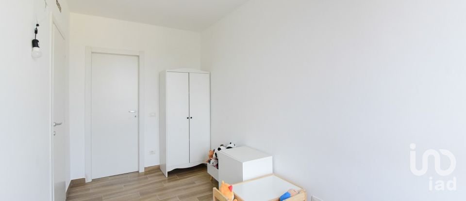 Three-room apartment of 95 m² in Seveso (20822)