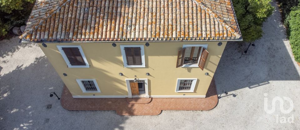 Farm 9 rooms of 206 m² in Osimo (60027)