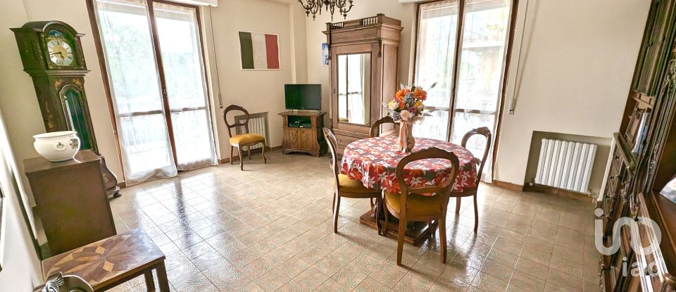 Appartamento 6 locali di 109 m² a Sulmona (67039)