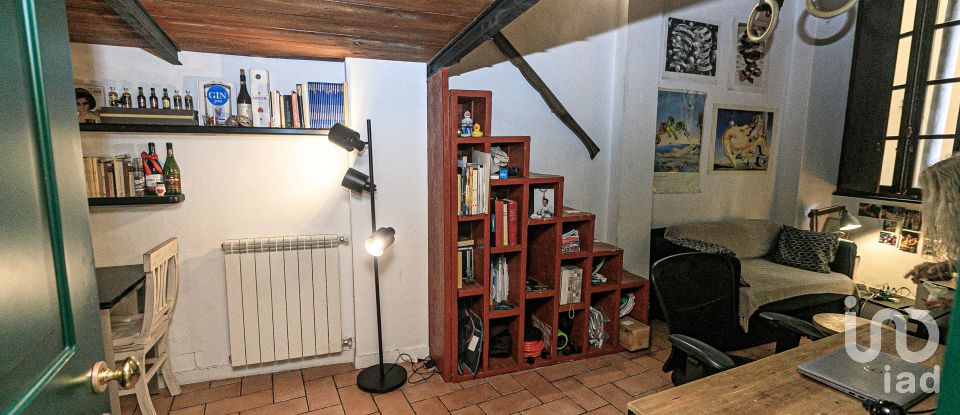 Two-room apartment of 40 m² in Genova (16124)