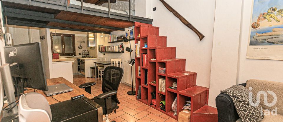 Two-room apartment of 40 m² in Genova (16124)