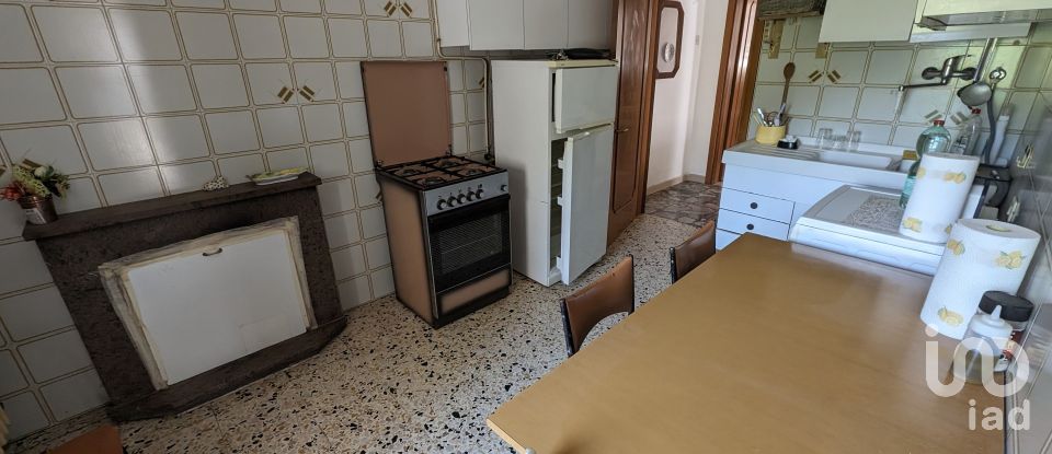 Casa indipendente 6 locali di 100 m² in Bussi sul Tirino (65022)