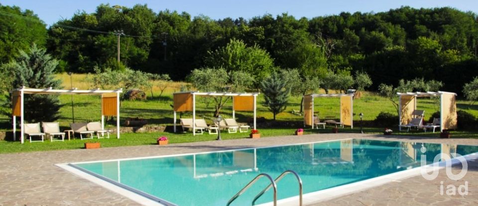 Farm 17 rooms of 380 m² in Barberino di Mugello (50031)