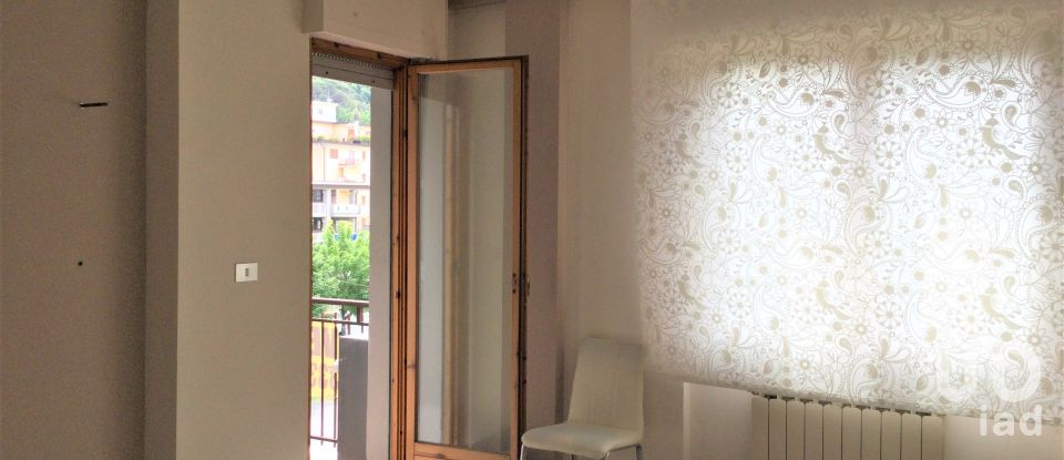 Appartamento 6 locali di 80 m² a Aulla (54011)