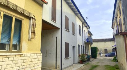 Casa indipendente 5 locali di 110 m² in Roncoferraro (46037)