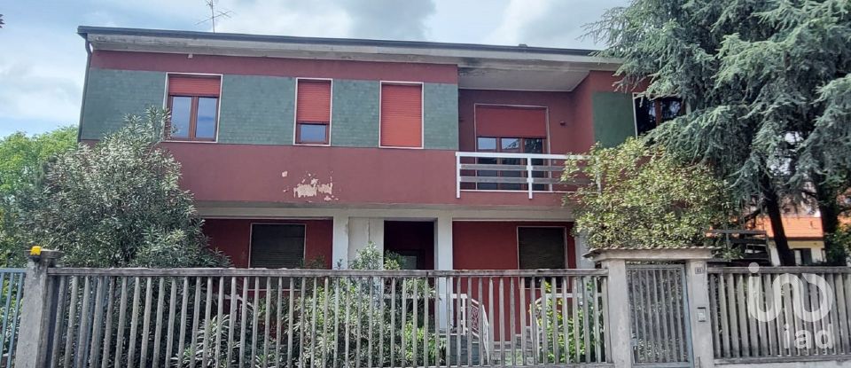 Varie superfici di 1.350 m² in Muggiò (20835)