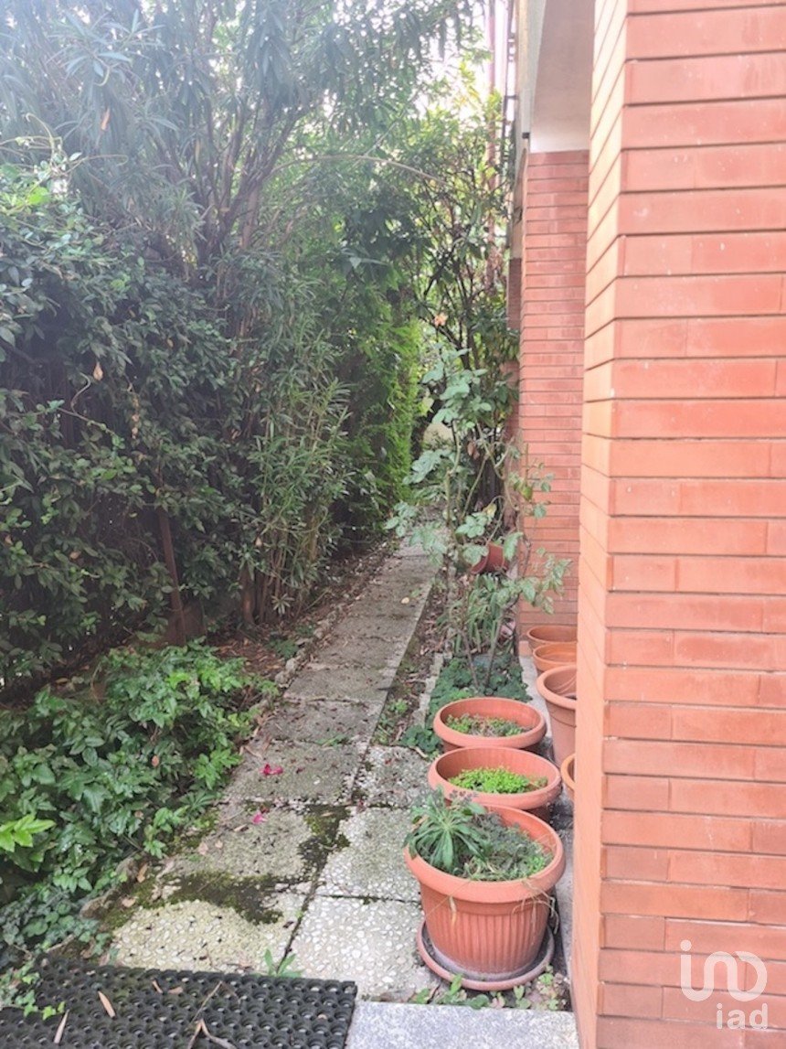 Villa Bifamiliare 10 locali di 240 m² a Abbiategrasso (20081)