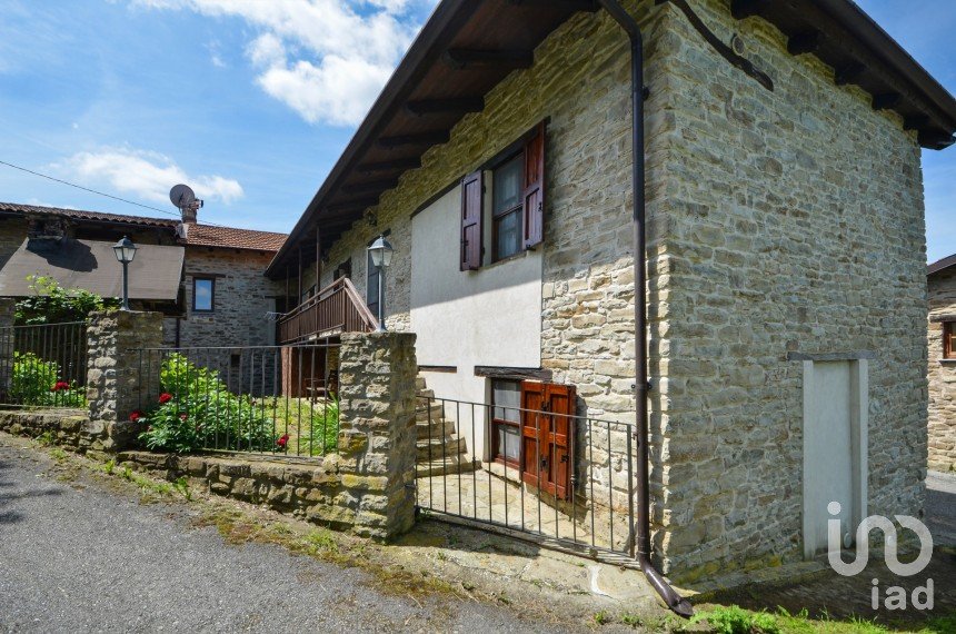 Casa di paese 8 locali di 160 m² in Prunetto (12077)