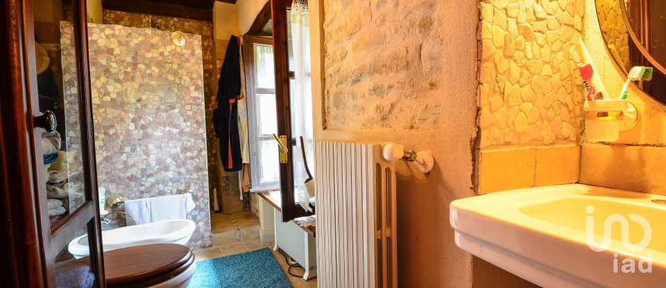 Village house 8 rooms of 160 m² in Prunetto (12077)