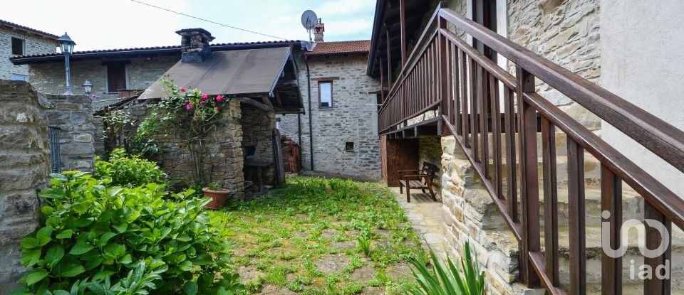 Casa di paese 8 locali di 160 m² in Prunetto (12077)