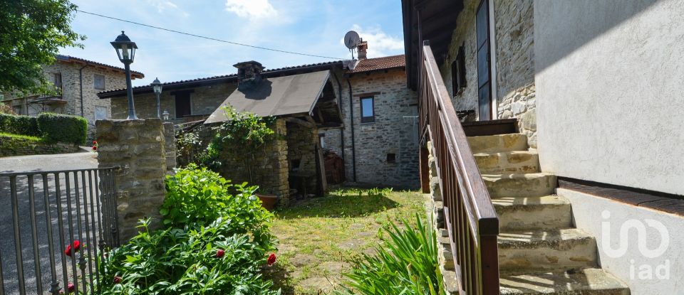 Village house 8 rooms of 160 m² in Prunetto (12077)