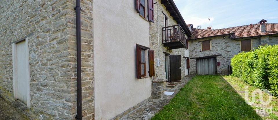 Village house 8 rooms of 160 m² in Prunetto (12077)