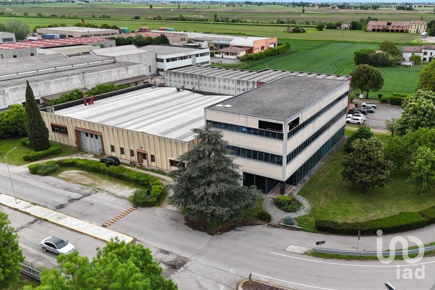 Warehouse of 1,533 m² in Ostiglia (46035)