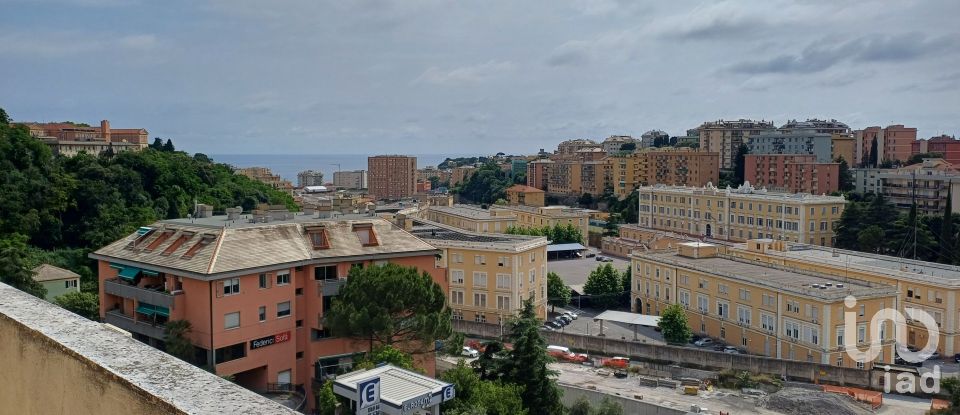 Loft 5 rooms of 172 m² in Genova (16148)