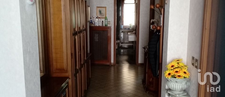 Villa 9 locali di 254 m² in Alessandria (15122)