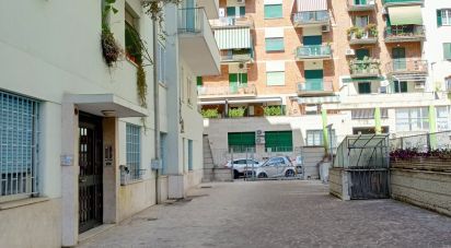 Three-room apartment of 87 m² in Roma (00179)