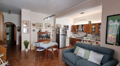Appartamento 5 locali di 63 m² a Roma (00179)