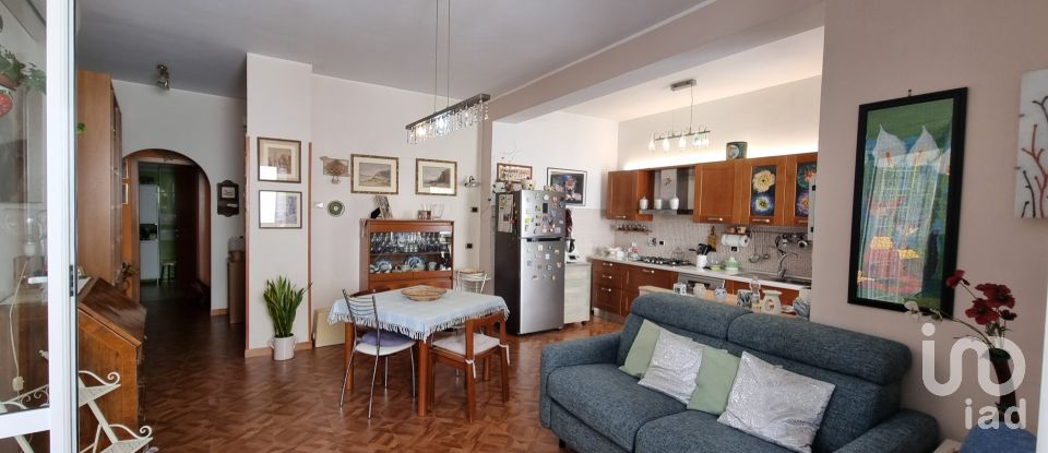 Apartment 5 rooms of 63 m² in Roma (00179)