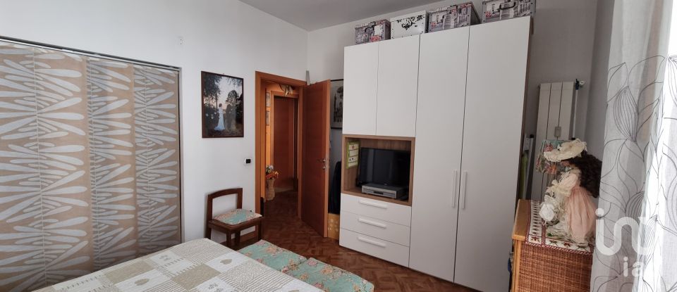 Appartamento 5 locali di 63 m² a Roma (00179)