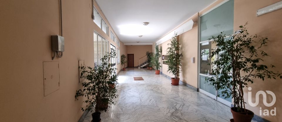 Appartamento 5 locali di 63 m² a Roma (00179)