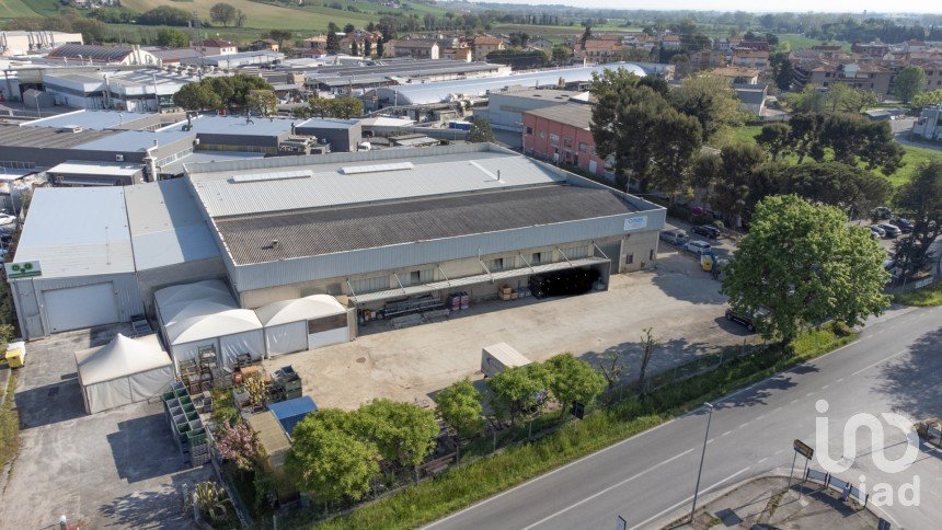 Warehouse of 1,080 m² in Castelfidardo (60022)