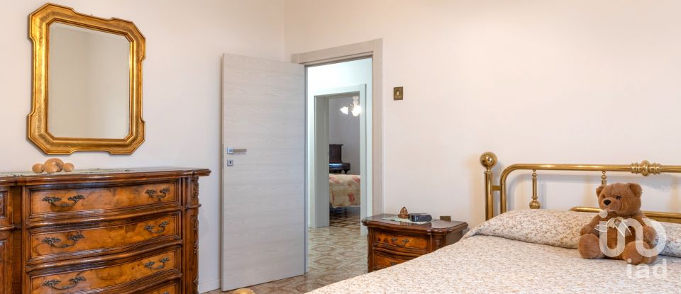 Town house 5 rooms of 190 m² in Castelfidardo (60022)