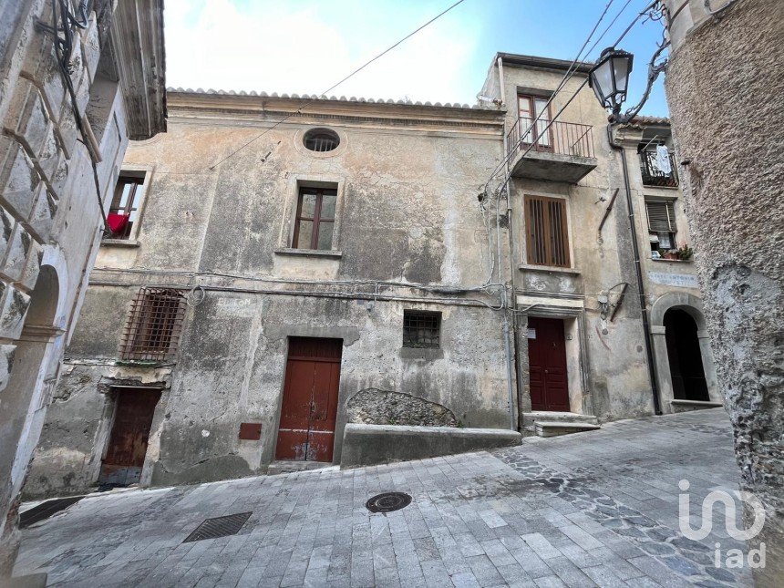 Palazzo / Stabile 5 locali di 103 m² a - (87030)