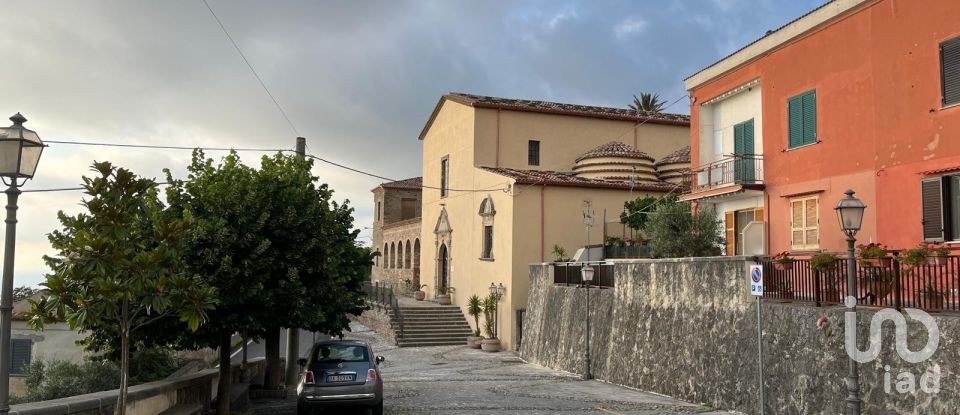 Palazzo / Stabile 5 locali di 103 m² a - (87030)