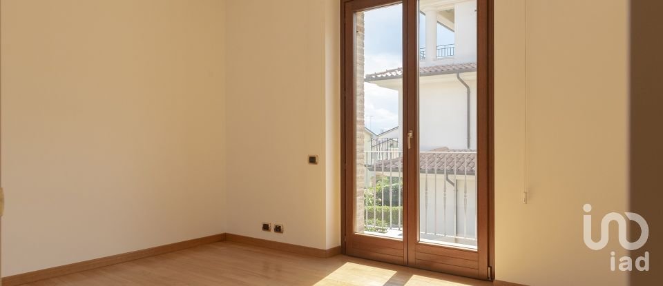 Villa Bifamiliare 12 locali di 433 m² in Civitanova Marche (62012)