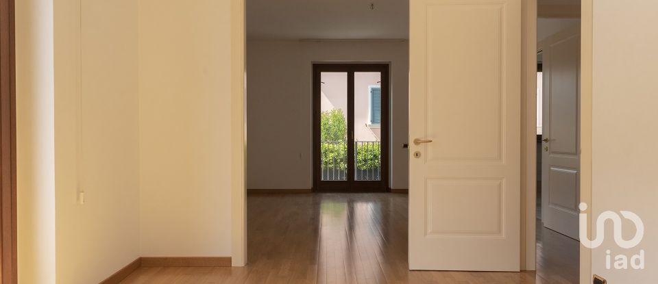 Villa Bifamiliare 12 locali di 433 m² in Civitanova Marche (62012)